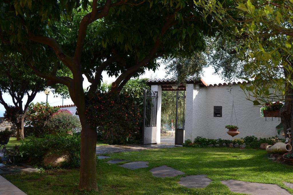 Azienda Agrituristica Villa Arianna インペリア エクステリア 写真